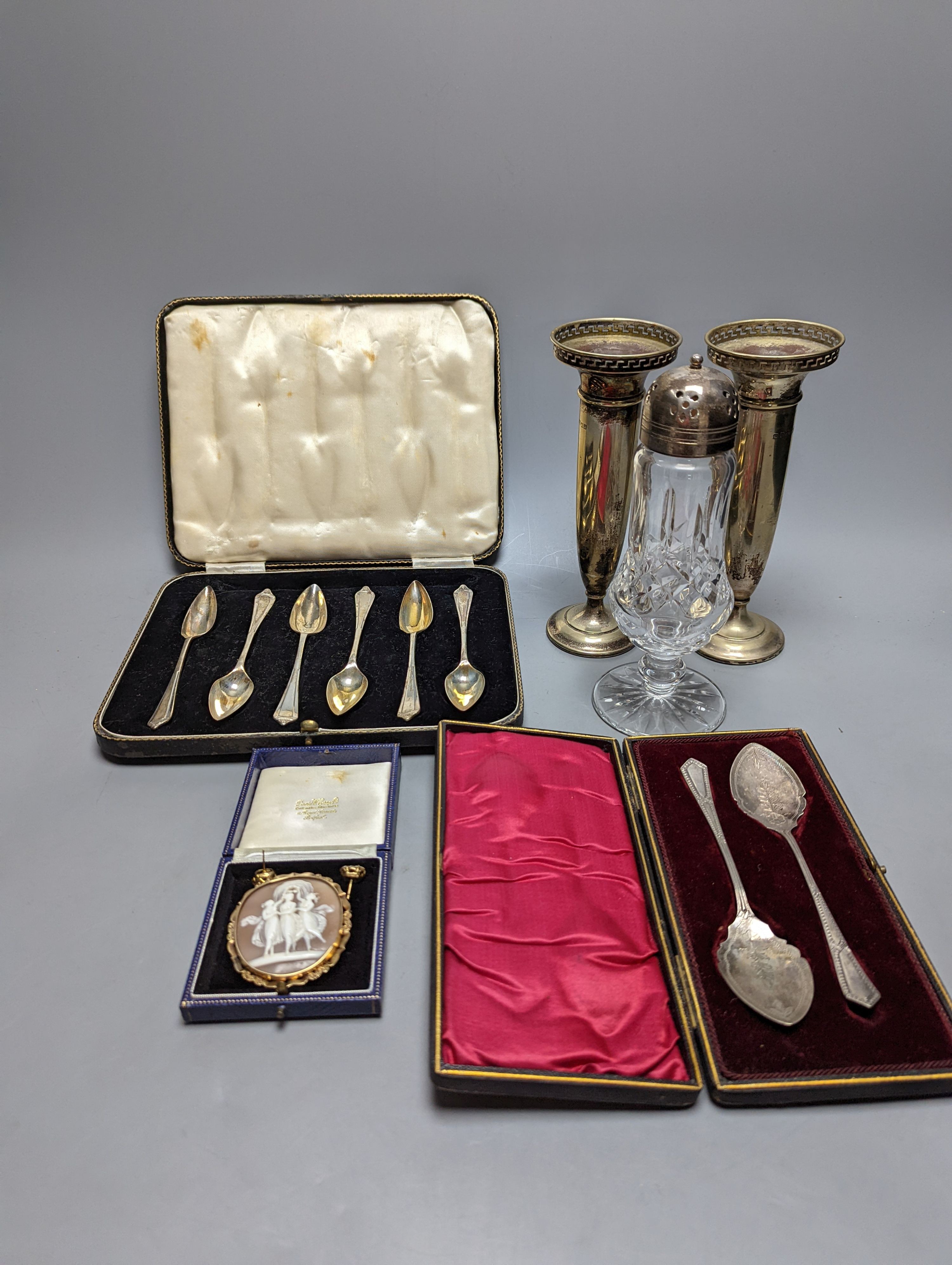 Mixed items including coins, cameo brooch in yellow metal mount, plated ware and a cased set of six silver grapefruit spoons.
